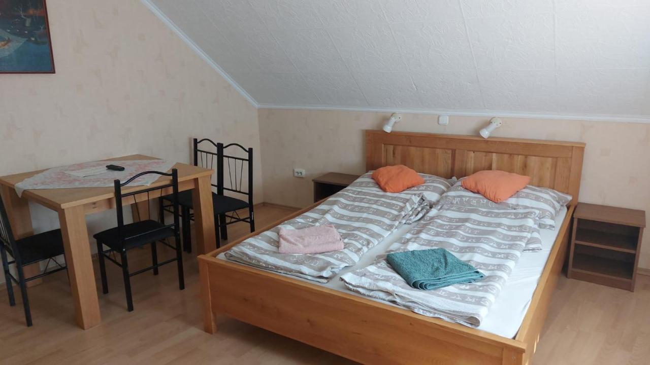 David Apartman Gyula Exterior foto